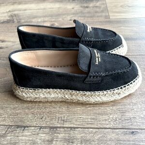 New NWOT womens Kate Spade black suede gold logo espadrille loafer slip on 6.5